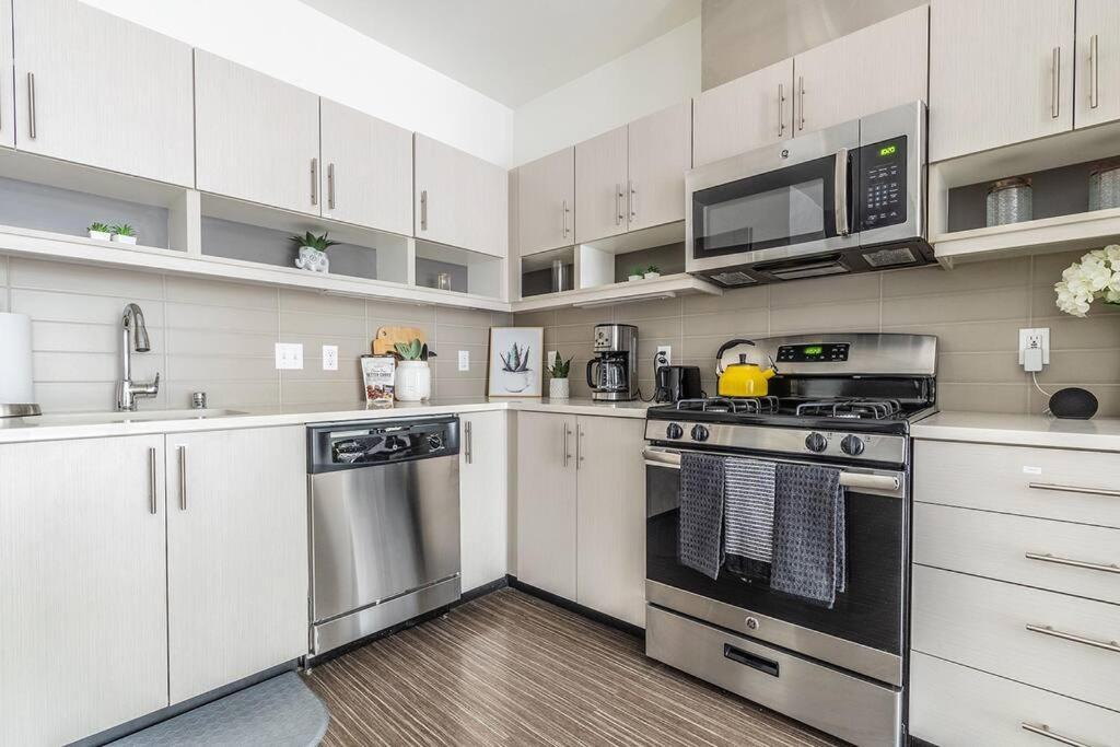 סיאטל One Bedroom Luxury Apartment מראה חיצוני תמונה